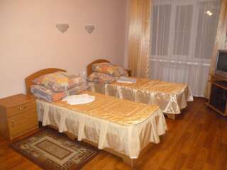 Гостиница Severnaya Zvezda Hotel Сыктывкар Бюджетный двухместный номер с 2 отдельными кроватями-2