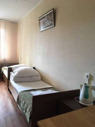 Гостиница Severnaya Zvezda Hotel Сыктывкар Четырехместный номер эконом-класса-3