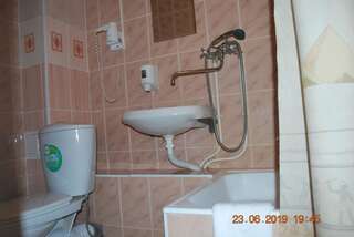 Гостиница Severnaya Zvezda Hotel Сыктывкар Улучшенный двухместный номер с 2 отдельными кроватями-4