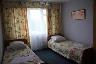 Гостиница Severnaya Zvezda Hotel Сыктывкар Улучшенный двухместный номер с 2 отдельными кроватями-1